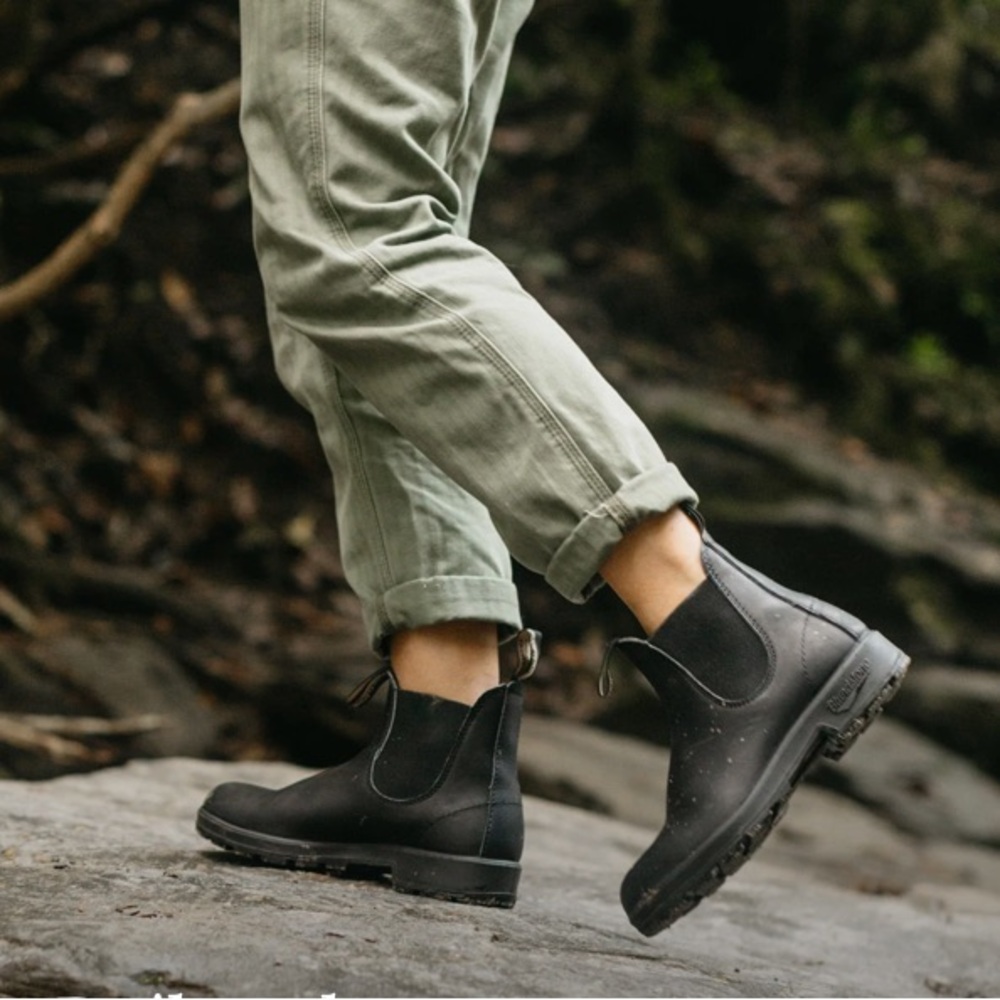 Blundstone waterproof Chelsea Boots Women’s Size US 9.5